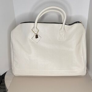 Tote&Carry Weekender Bag XL NWOT